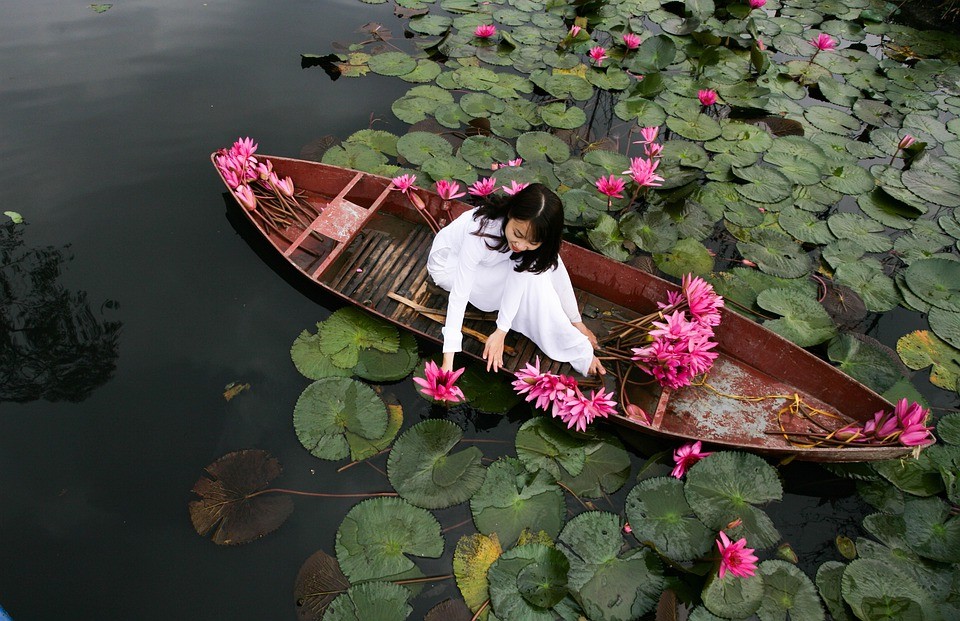 פריס הילטון אומרת שבן הזוג הוותיק שלה עודד אותה להקליט את הווידאו המיני המפורסם בגיל 19